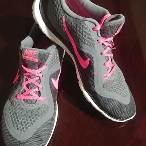 Nike Nikeflex Women's 7.5 Gray/Pink Tennis